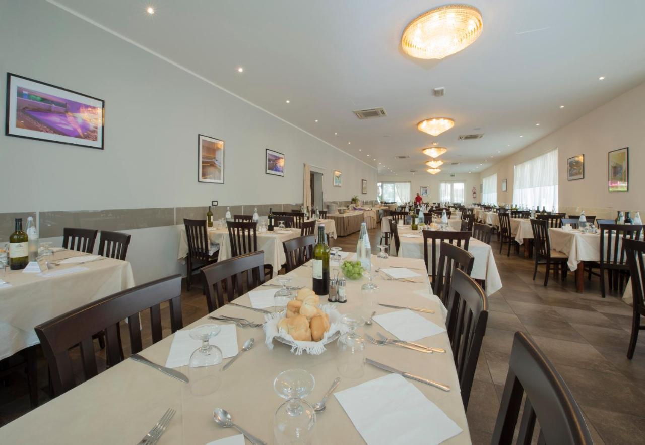 Hotel Aquila Azzurra Rimini Eksteriør billede
